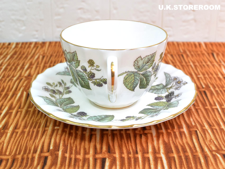 UKストアルームRW118 Royal Worcester ロイヤルウースターラビニア