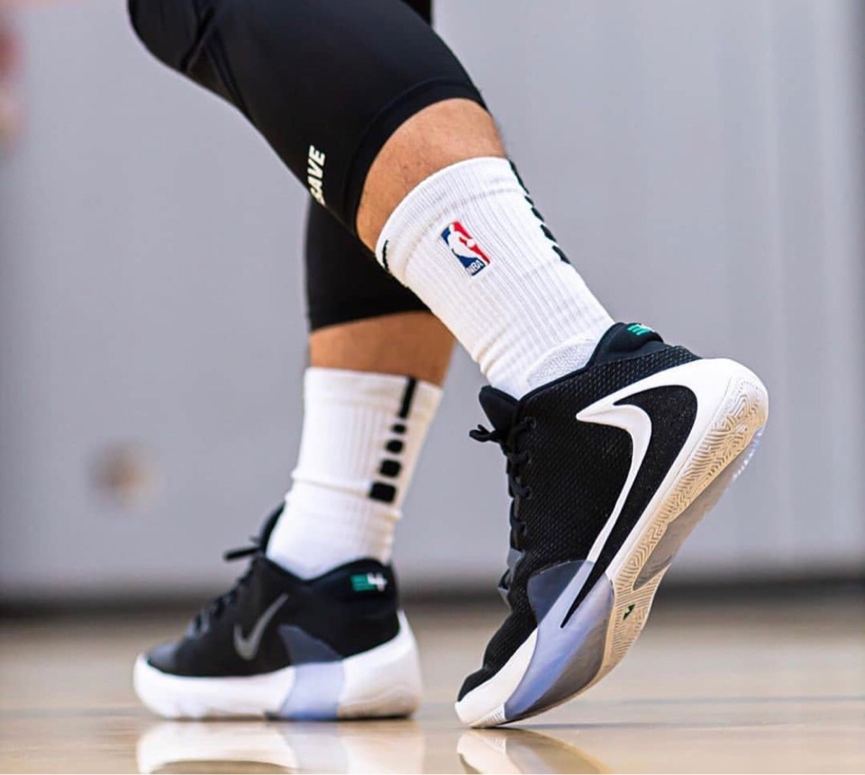 Nike】特大逆スウッシュロゴ Zoom Freak 1 “Black/White”が7月1日に