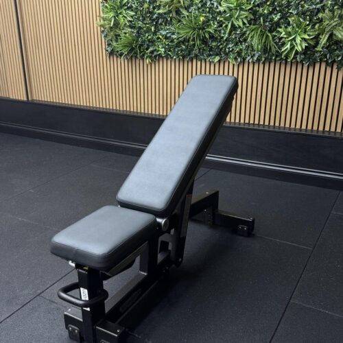 Technogym Crunch Bench PA03 - Uzed