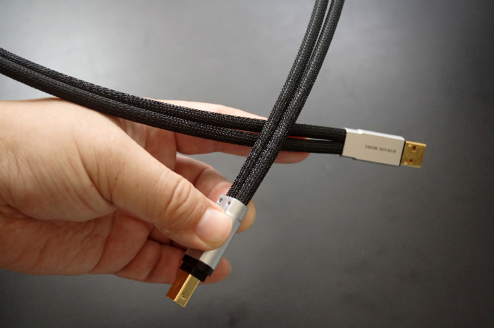 アコースティックリバイブから画期的な分離型USBケーブル登場: Music