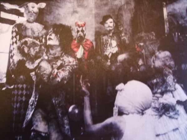 アリスが落ちた穴の中 Dark Märchen Show!!」豪華版 ART ALBUM＋DVD