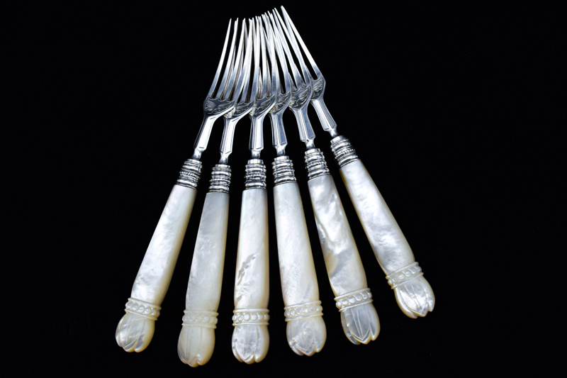 アンティークシルバー、アンティーク銀器 純銀製(925) 1885年 美彫刻白