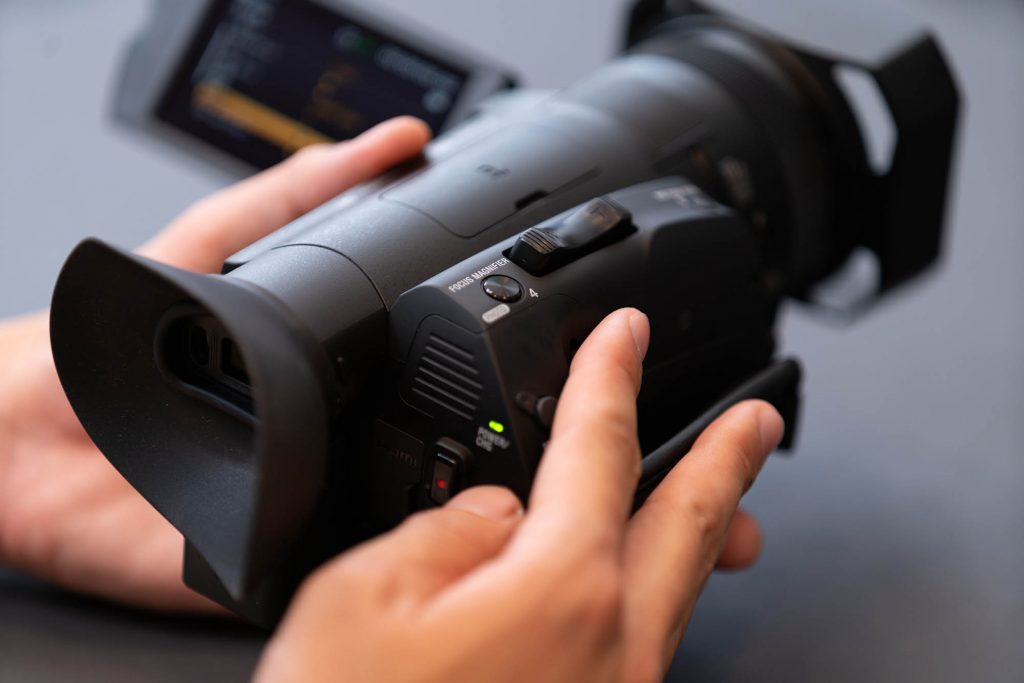 Sony FDR-AX700 Creator's Voice】 TAKAKURA DAISUKEさん | VIDEO