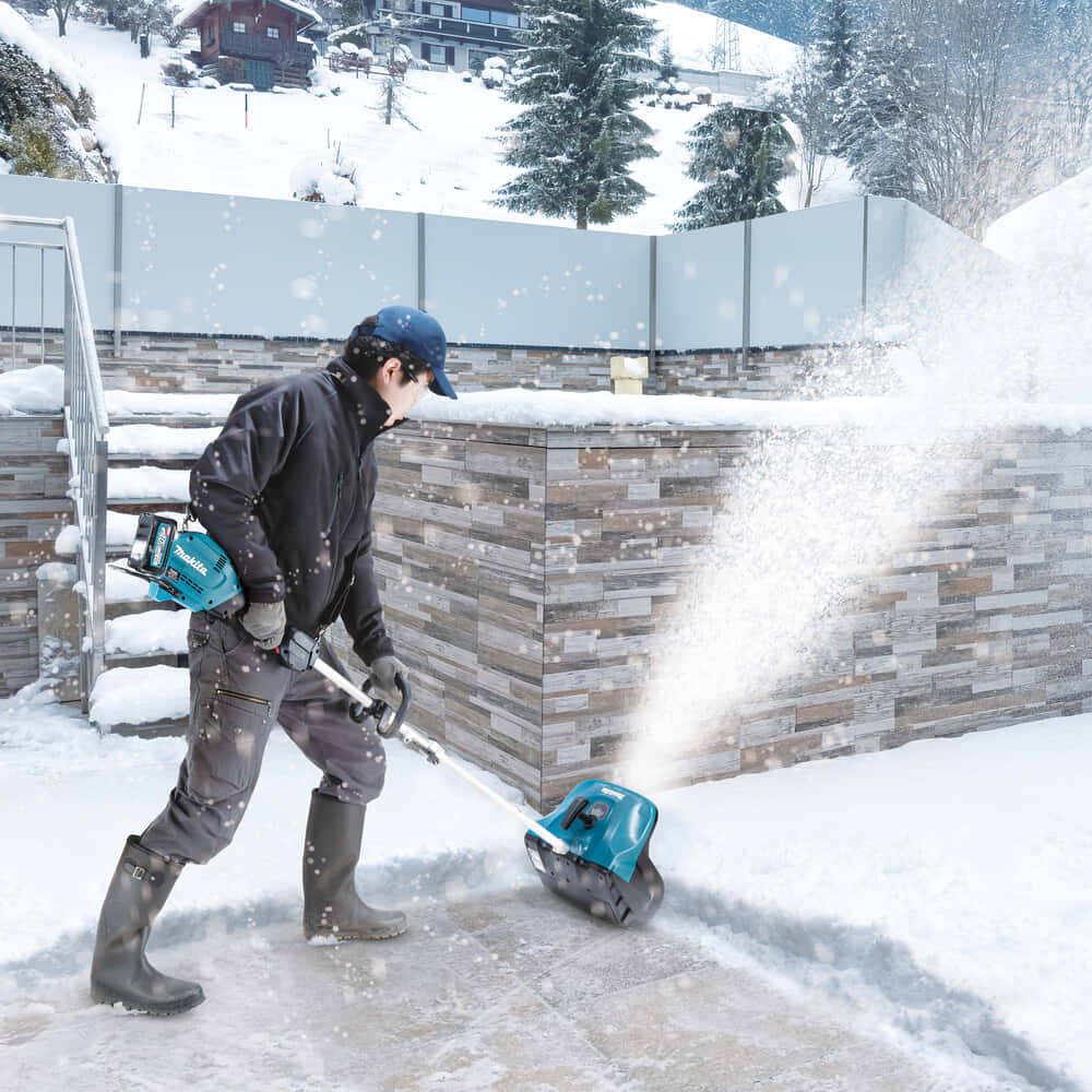 Makita SN400MP Snow Blower Attachimentを発売、スプリットモータ対応