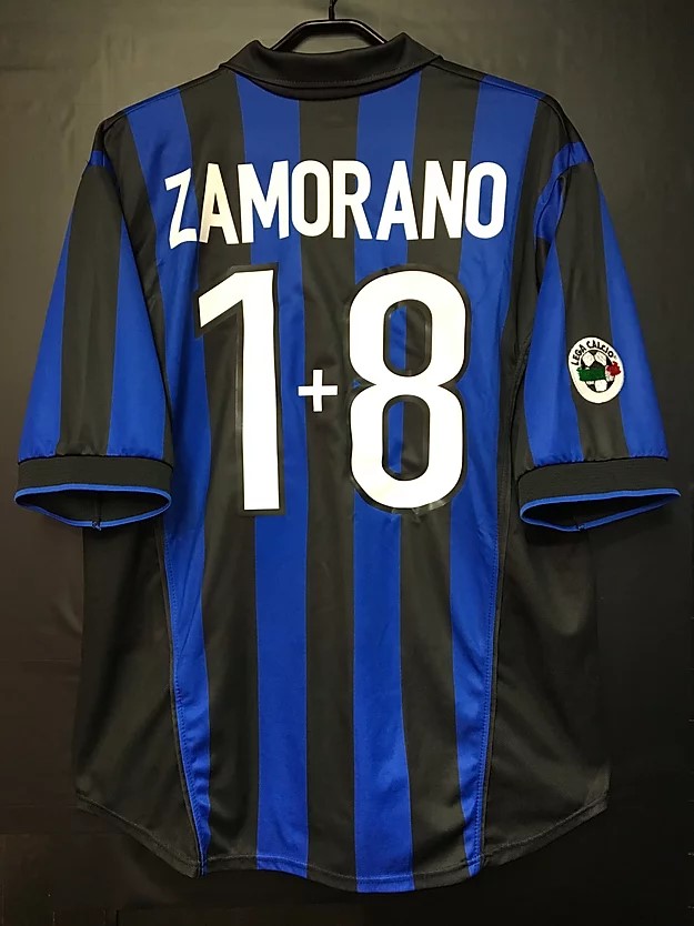 チリの英雄サモラーノ氏のこだわりが生んだ伝説の「1＋8番」｜サッカー