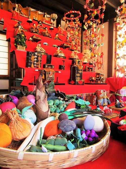 展示】おひなさまとつるし雛 - 新治里山公園 にいはる里山交流センター