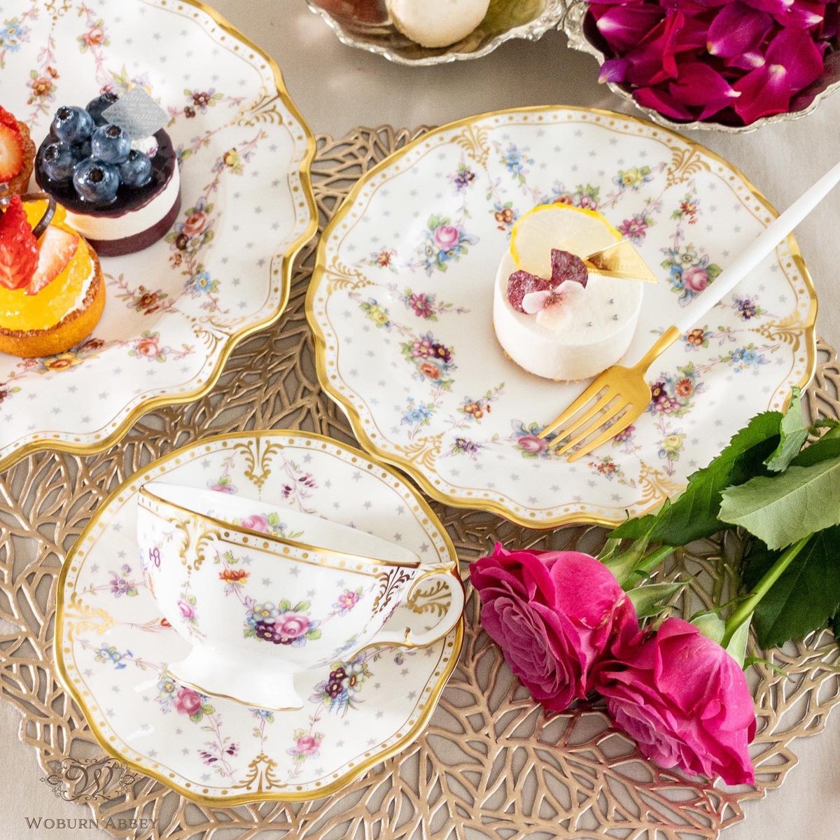 ロイヤルクラウンダービー ロイヤルアントワネット 中皿 ケーキ皿 リム