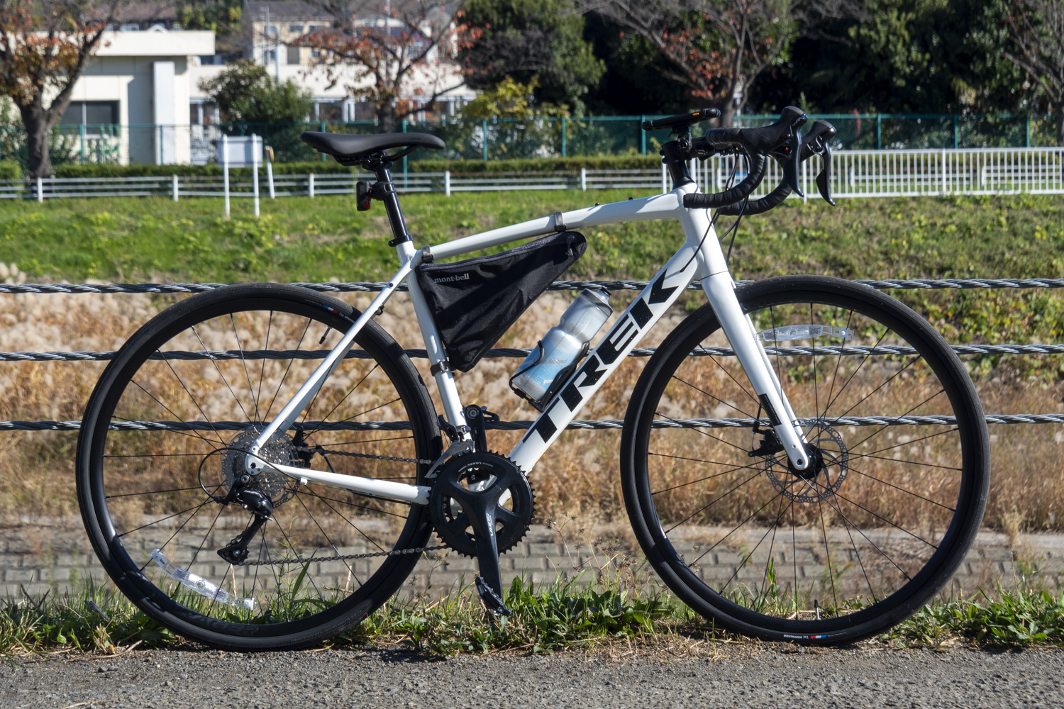 これが今どきのロードバイクエントリーモデル – TREK Domane AL 3 Disc