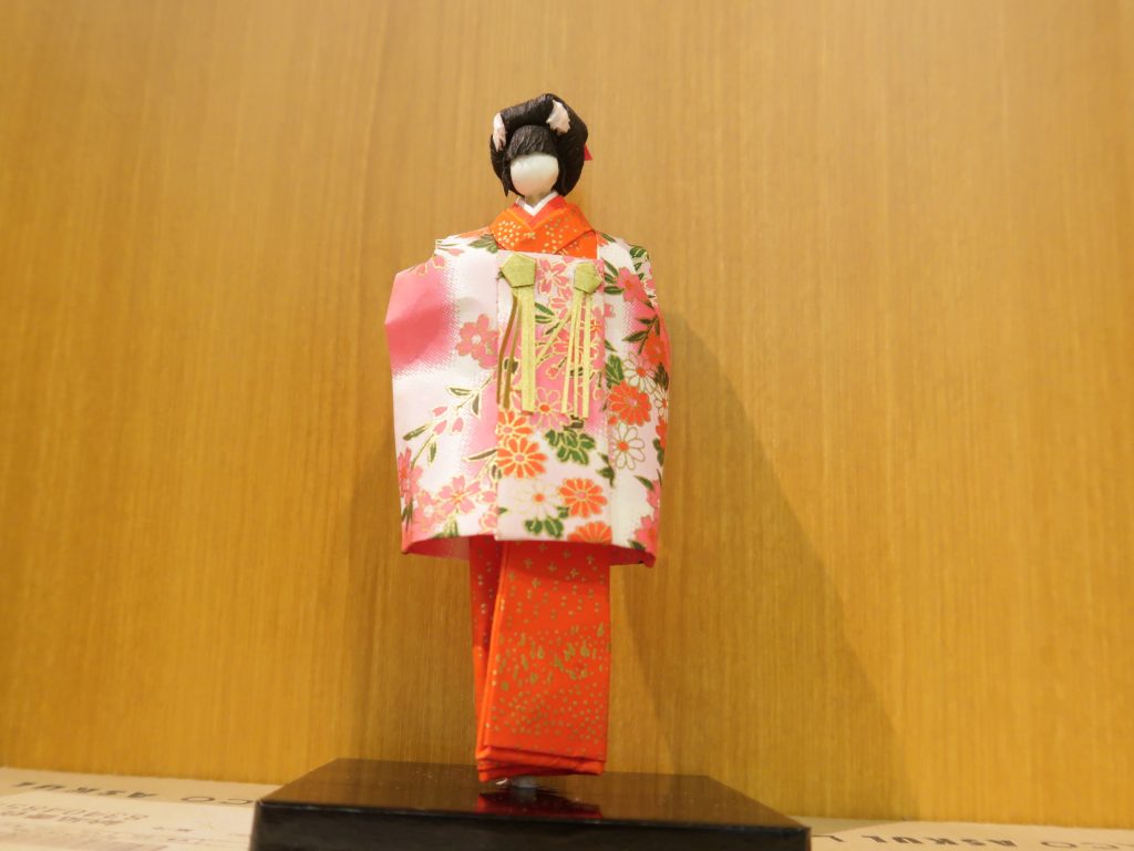 つくつく工房「和紙でかわいいお人形づくり」を開催しました