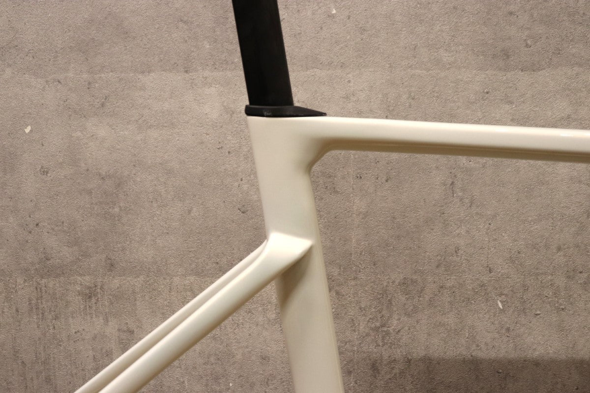 タヴェロ TAVELO アタック ATTACK Lサイズ カーボン ロードバイク