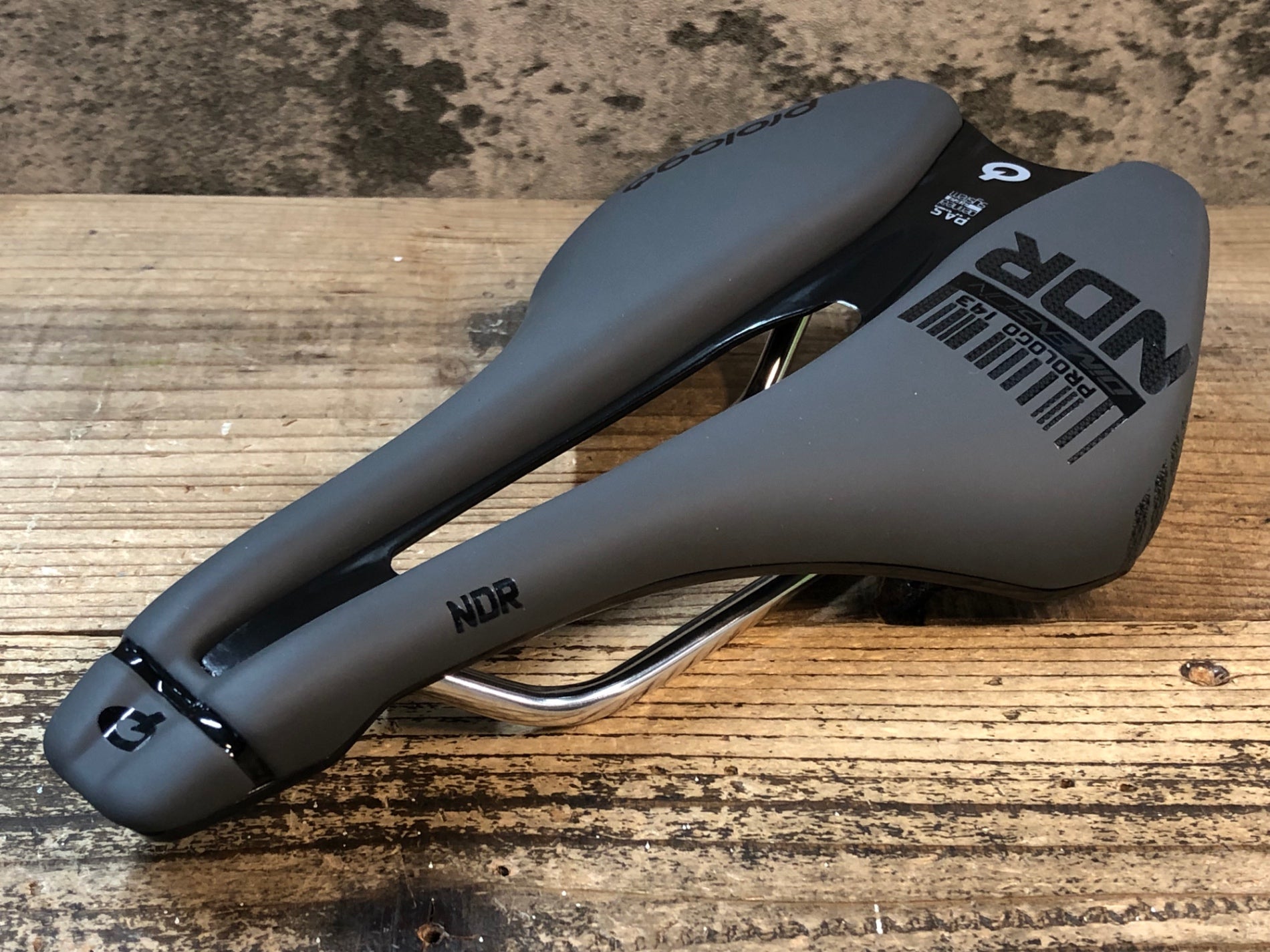 JN079 プロロゴ prologo ディメンション DIMENSION NDR サドル 黒