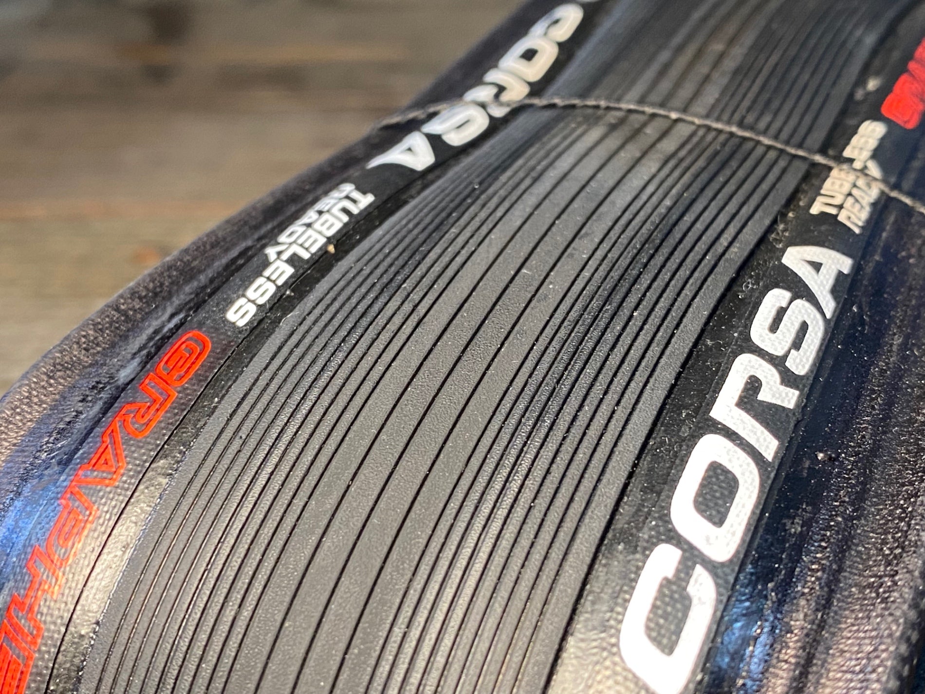 JX388 ヴィットリア Vittoria CORSA GRAPHENE 2.0 チューブレスレディ