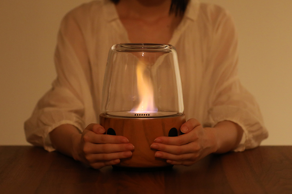 トヨトミの癒やし系ランタンが正式発売！ 炎のゆらめきを卓上で愉