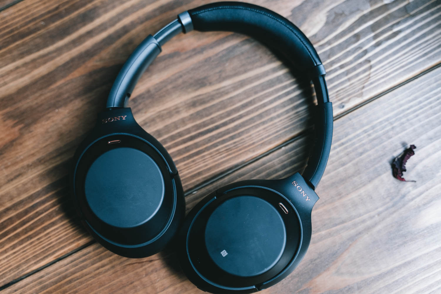 SONY「WH-1000XM3」レビュー！ 装着感も音質も最高のノイズキャンセ