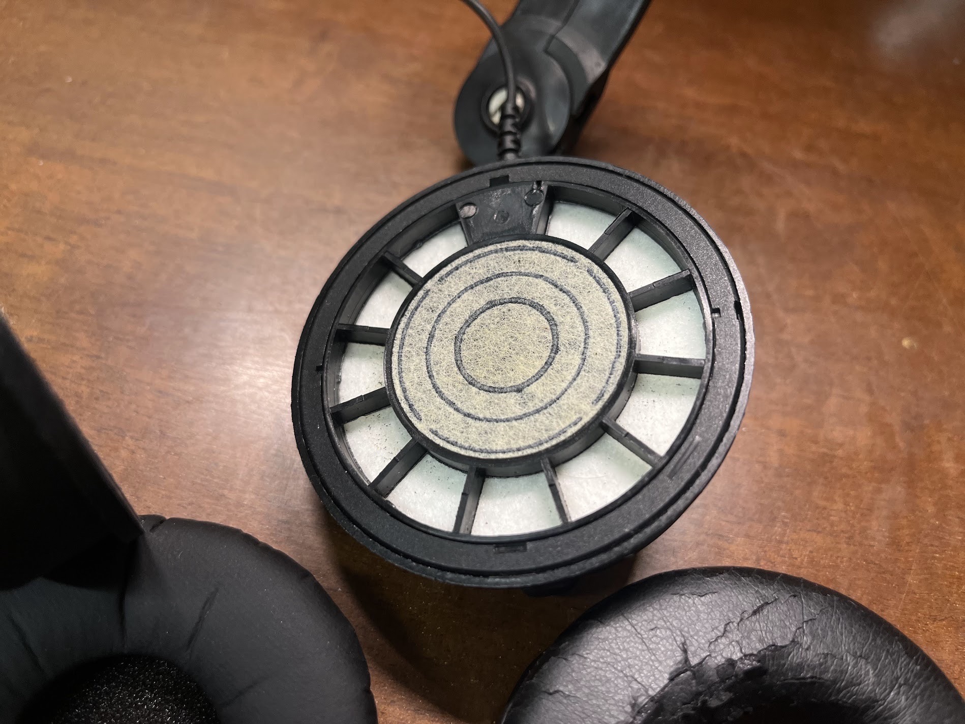 長期レビュー】Sennheiser HD25を15年使った使用感や音質について