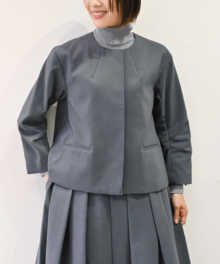 トリプルクロス ノーカラージャケット｜軽くてふっくらした三重織り