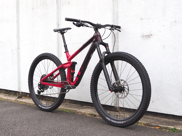 下りが最高に楽しめるエンデューロMTB、TREK SLASH 8(トレック スラッシュ)