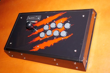 静音を謳うMad Catz新作アーケードスティックの実力は？ 気になる静音