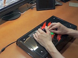 静音を謳うMad Catz新作アーケードスティックの実力は？ 気になる静音