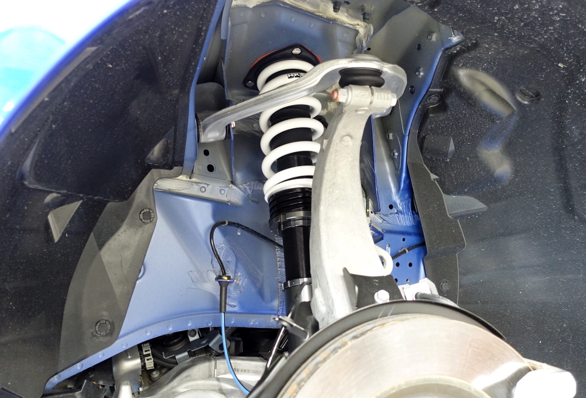 ほんの少しのローダウンでこだわりホイールの魅力がさらに倍増！日産