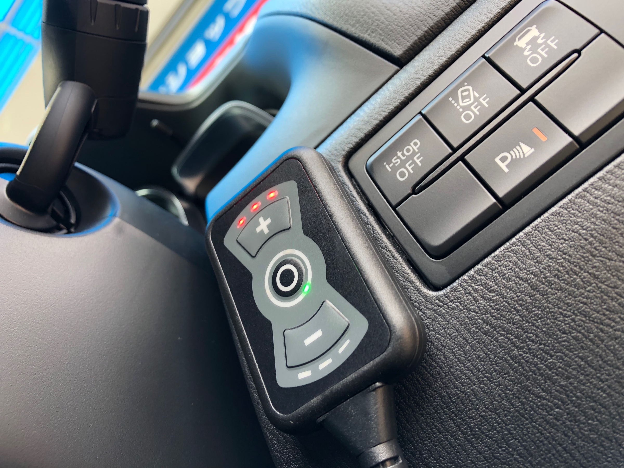 アクセラ BM5AS レカロシート&スロコン取付《RECARO SR-7F × DTE