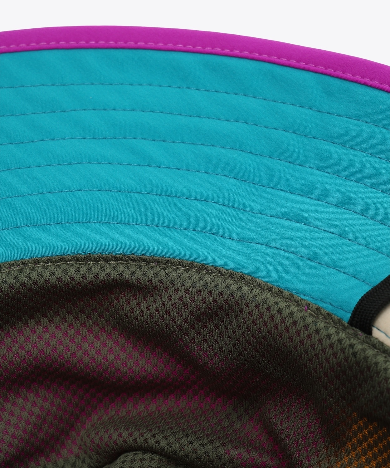 ボンバークレストピークパッカブルブーニー(S/M Black)│コロンビア