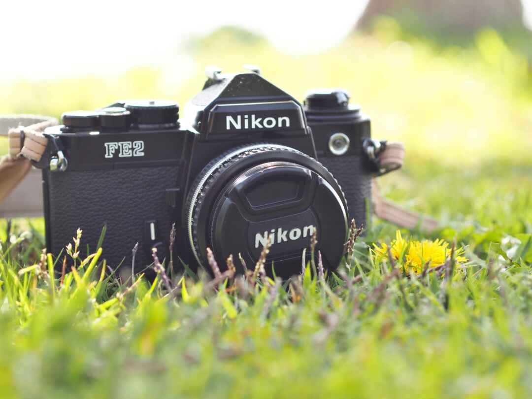 か*様 非常に綺麗なNikon FE2 完動品/作例あり 非常に綺麗なNikon FE2