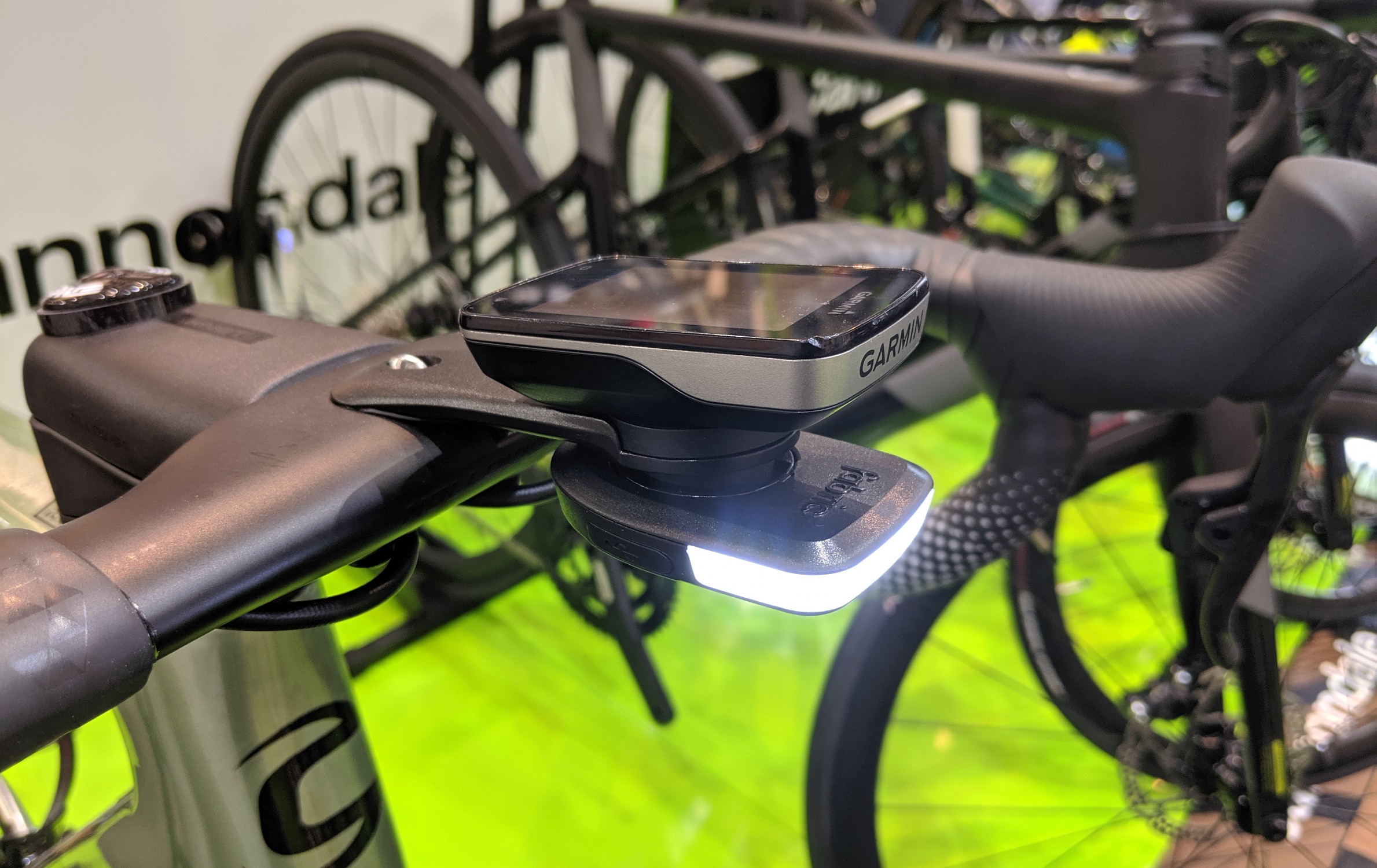 Hollowgram SAVE SystemBarにライトを取り付ける方法 | キャノンデール横浜