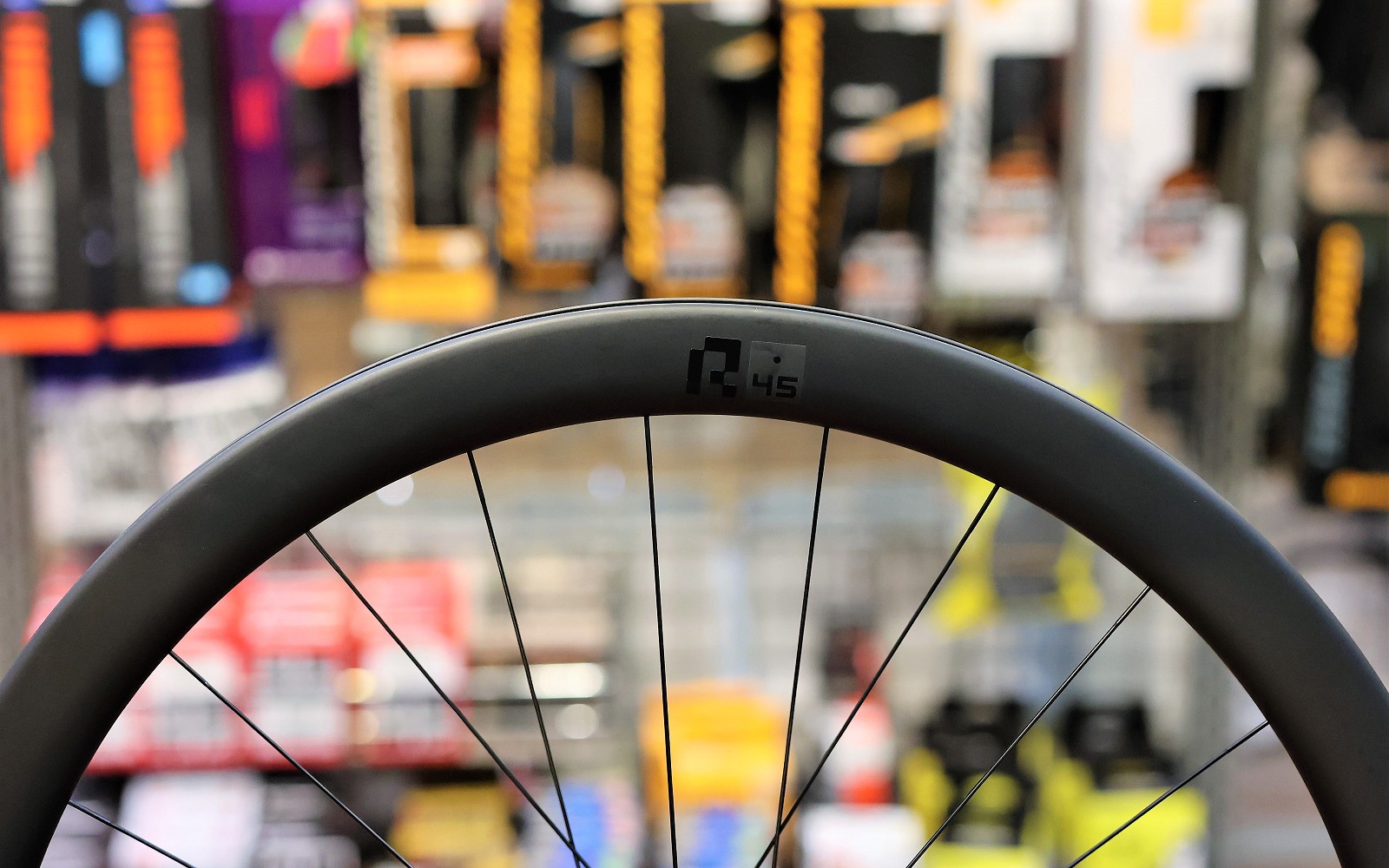 驚異のコスパホイール!Hollowgram R45 | キャノンデール横浜