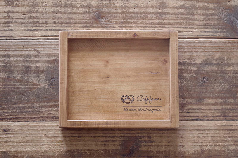 カフェスタイルのアンティーク風木製トレーS/お盆｜ナチュラルな木製