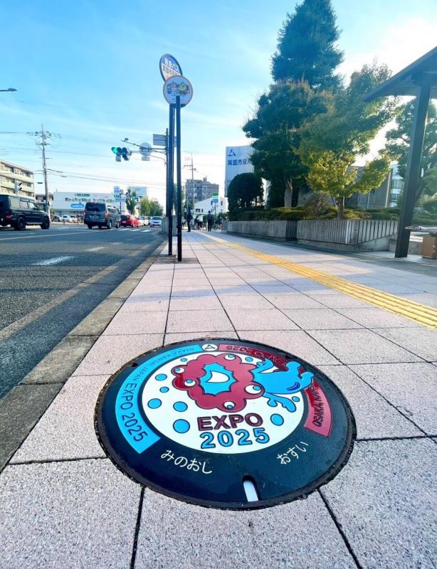 絶版 マンホールの博物誌 水と道路と人々との交差点 絶版 マンホールの