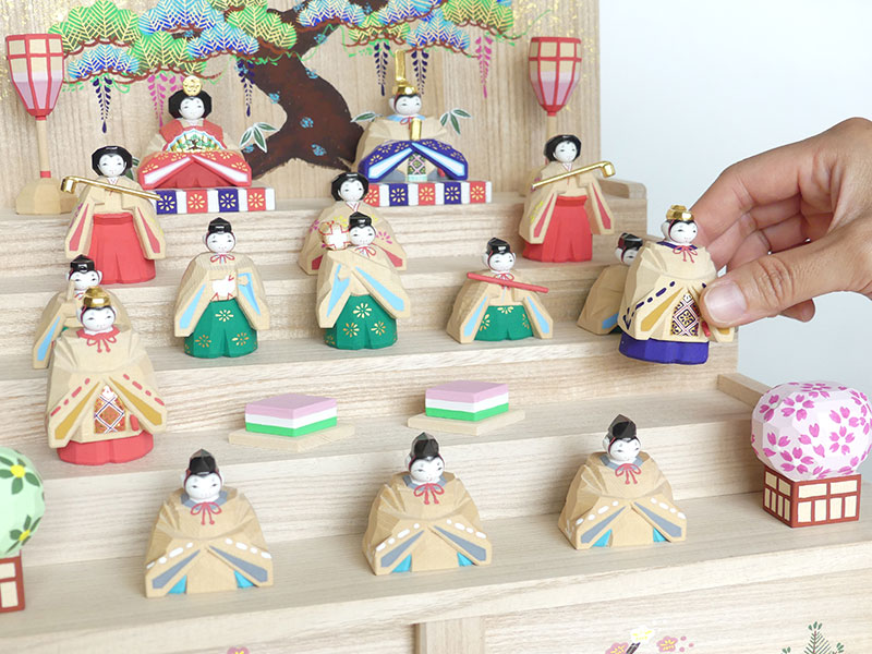 奈良一刀彫｜naradollHIGASHIDA 段雛 中: 木のおもちゃ｜クレヨンハウス