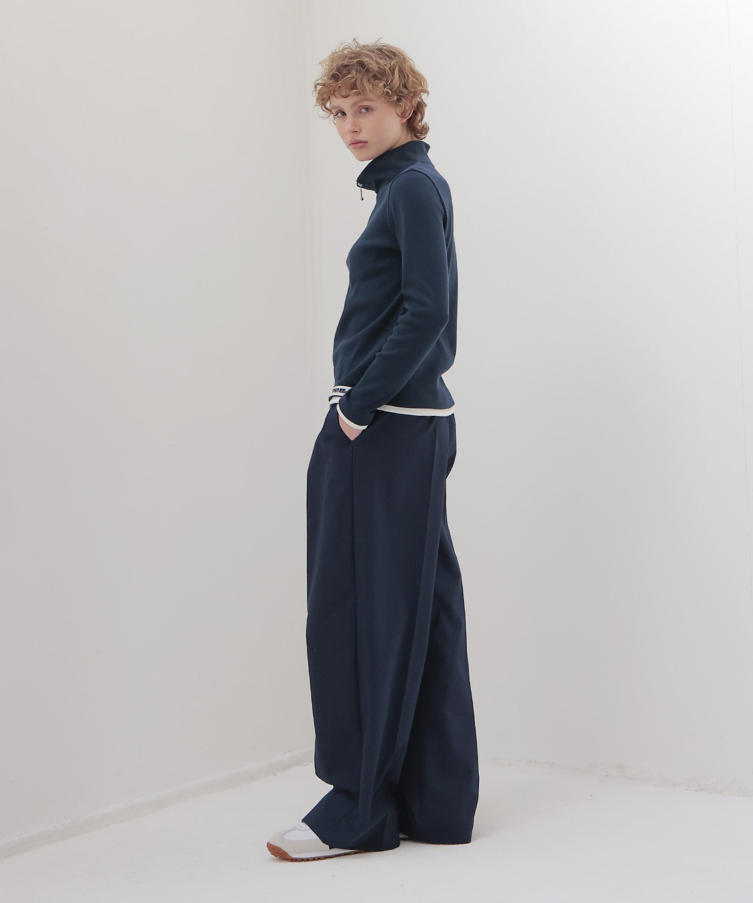 THREE DOTS TURQUOISE × DRESSLAVE＞THREE TUCK PANTS | AND ON JIONE