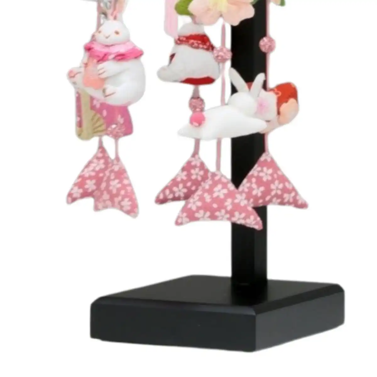 つるし飾り ピンク玉うさぎ（ミニ） 飾り台付｜ギフトプラザオンライン