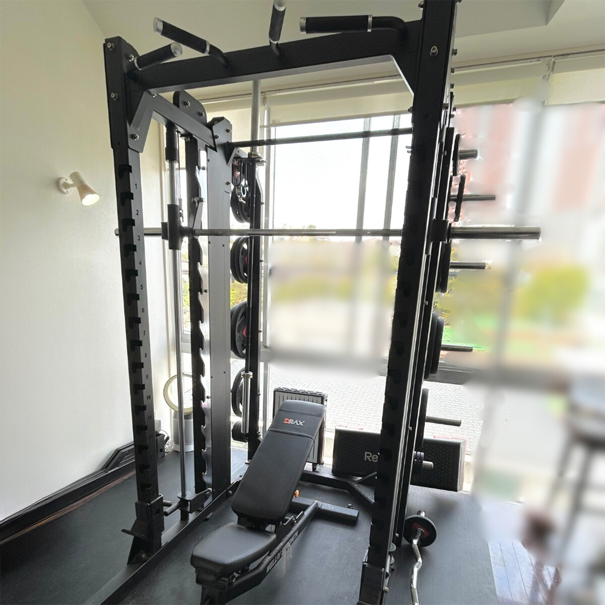 スミス付ハーフラック+ベンチ+プレート+オリンピックバー（DRAX）-ジム