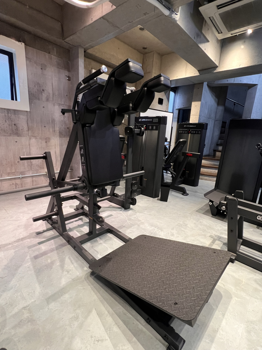 スクワットマシン（プレートロード） GG-L21018（GYM GARAGE）-ジム