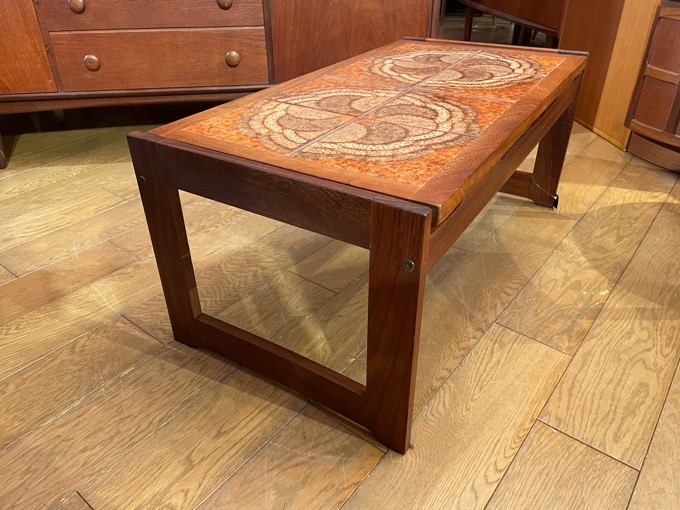 タイルトップ コーヒー テーブル Tiletop CoffeeTable | DOUBLEDAY