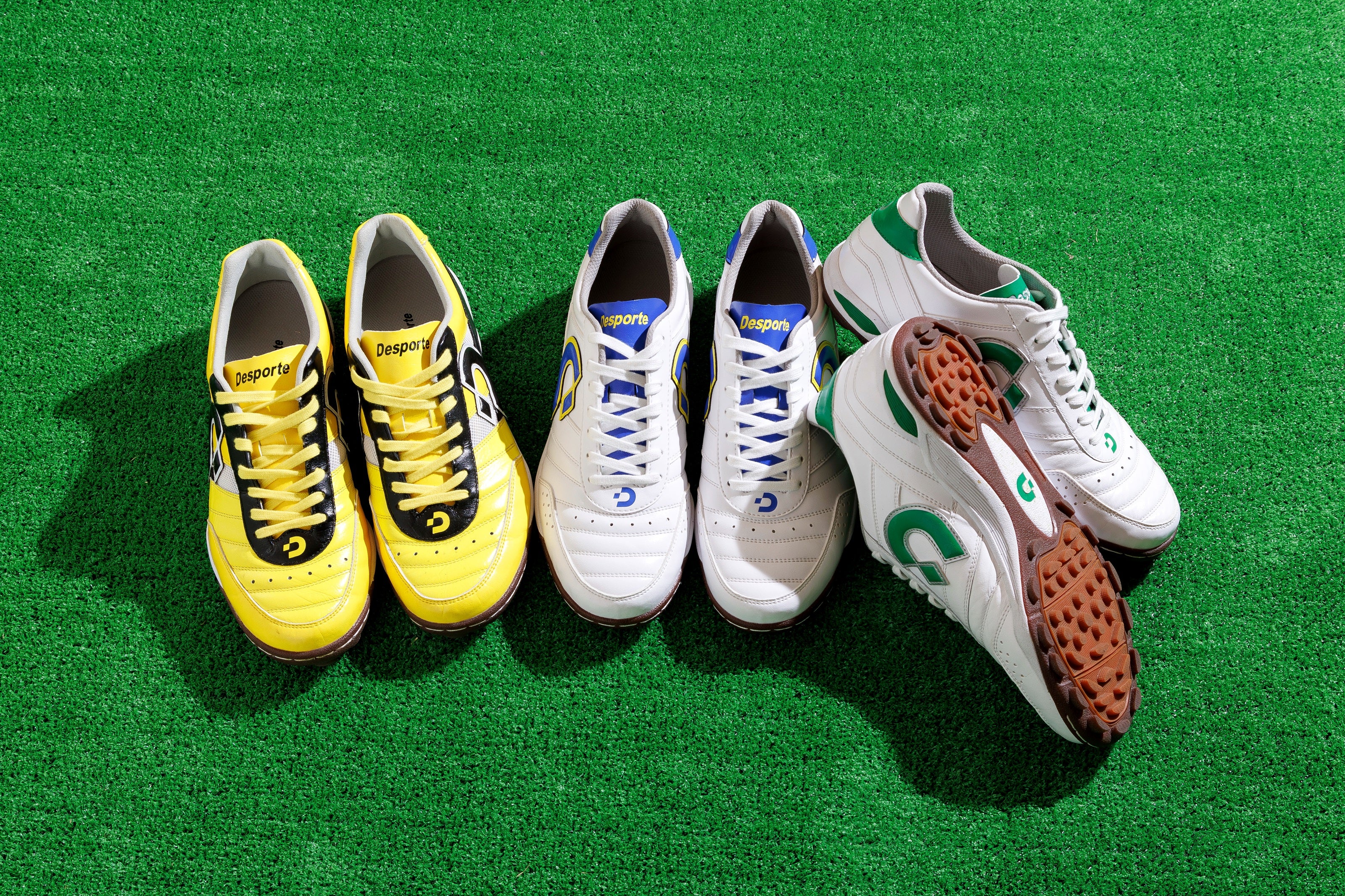 デスポルテフットサルシューズ、芝サッカーシューズ、スポーツウェア