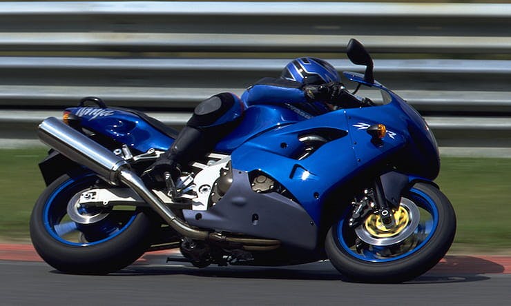 Kawasaki ZX-9R (1998-2003) [ Review & Buying Guide ]