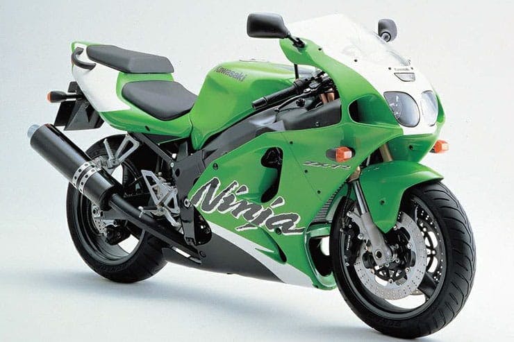 Kawasaki ZX-7R (1996-2002): [Review & Buying Guide]