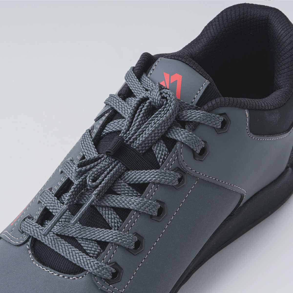 CROSS SECTION ベイシスフラットペダルシューズ グレー| Dirtbikeplus