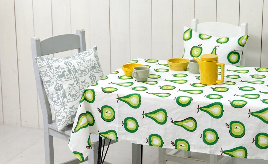 簡単にわかる！テーブルクロスのサイズ選びと生地の選び方ガイド