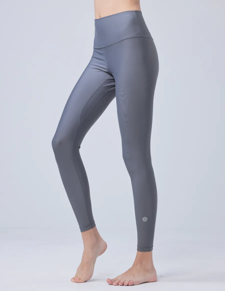 美しさの限界に挑戦し続ける！定番レギンス3型 | イージーヨガ