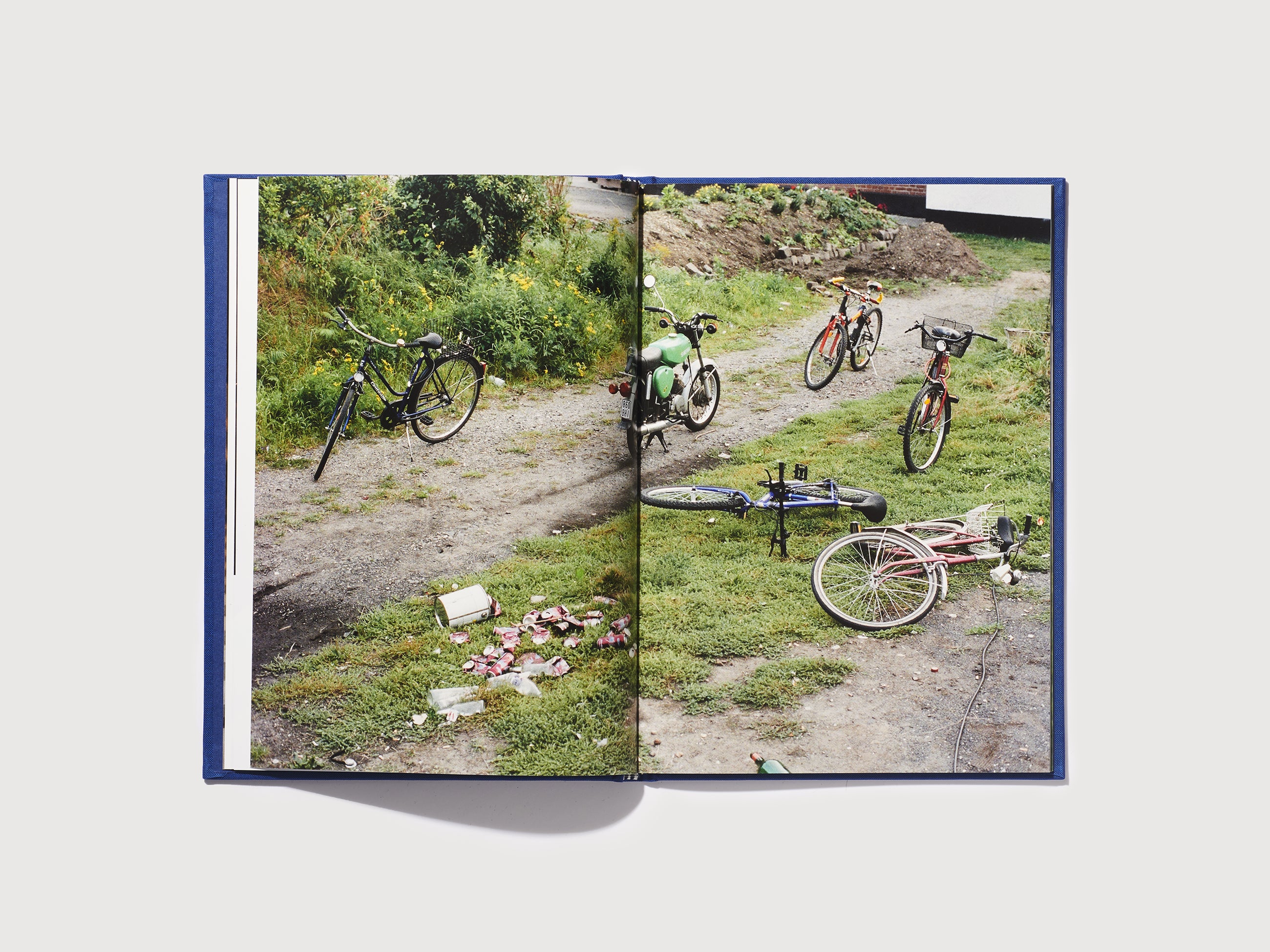 N°21 - Tobias Zielony BLUE | Études Studio