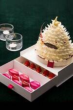フォションホテル京都“雪降るもみの木”2025年クリスマスケーキ、唇