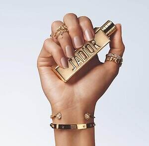 ディオール2025年冬コスメ“夢の花の香り”「ジャドール」がラメ入り