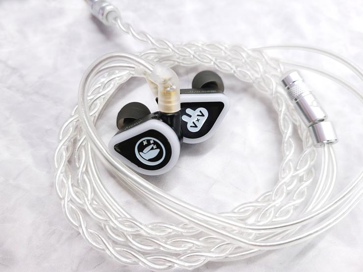 FiR Audio Electron e12 レビュー | 力強さと豊かでおおらかなサウンド