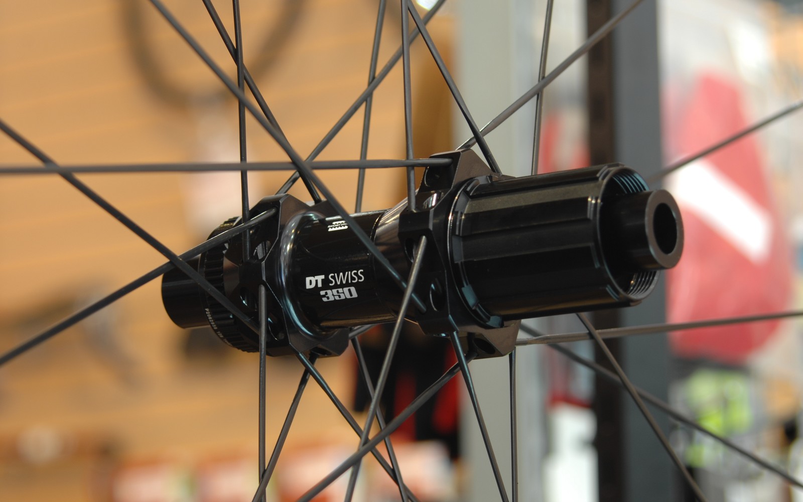 ROVAL ALPINIST CL】クラス最軽量の秀逸なホイールが入荷しました