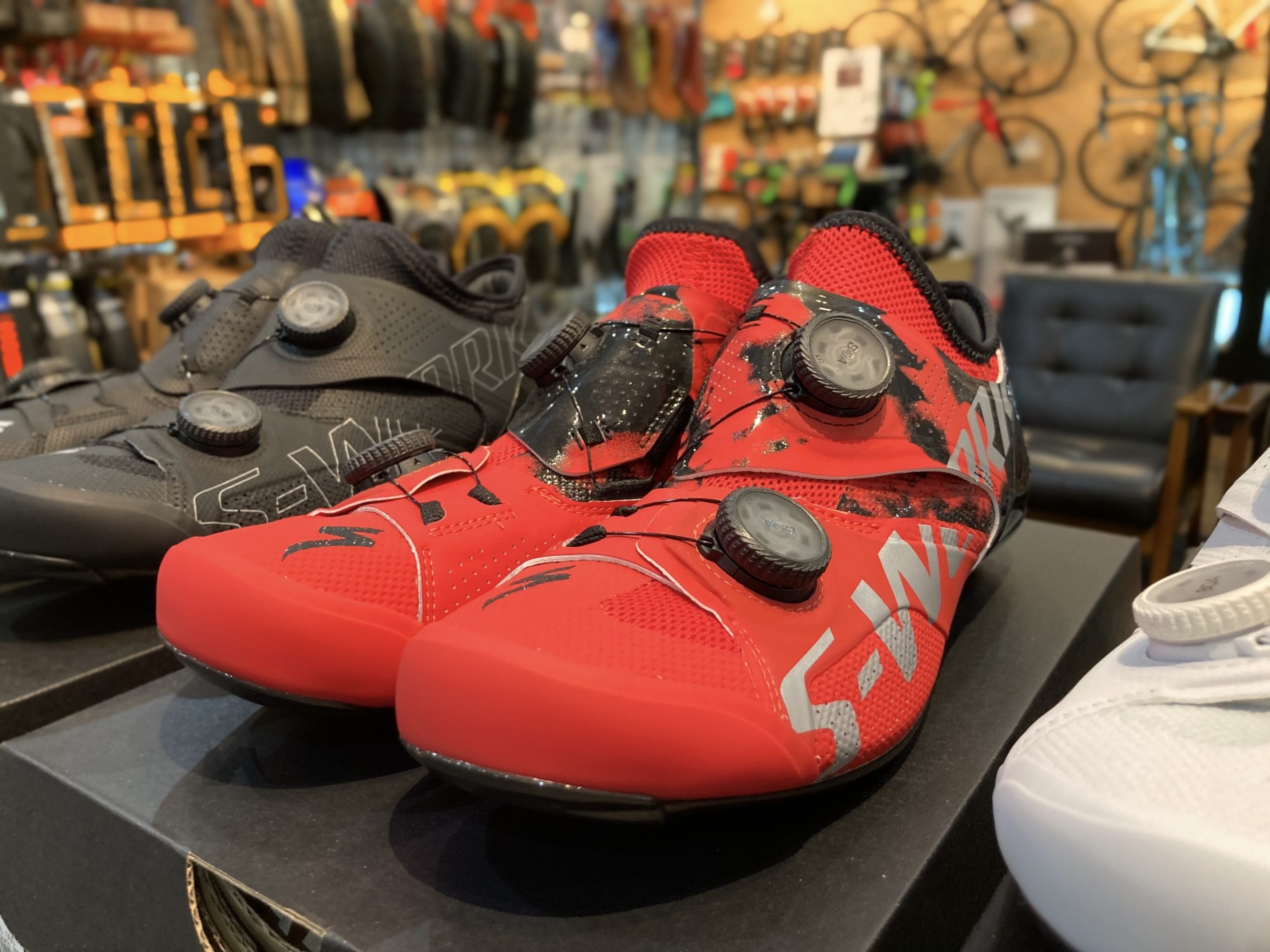 S-WORKS ARES 限定のREDはラスト1足です | 風魔横浜｜横浜市のMTB