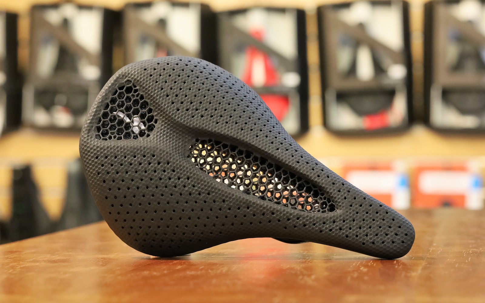 POWER MIRRORサドルにセカンドグレードが登場しました | 風魔横浜